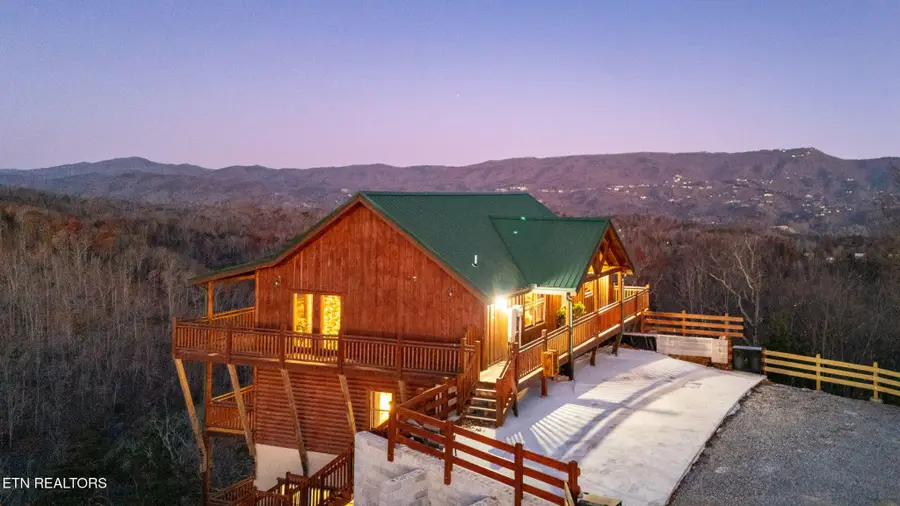 2445 Mountain Ridge Way, Sevierville, TN 37862 - #2