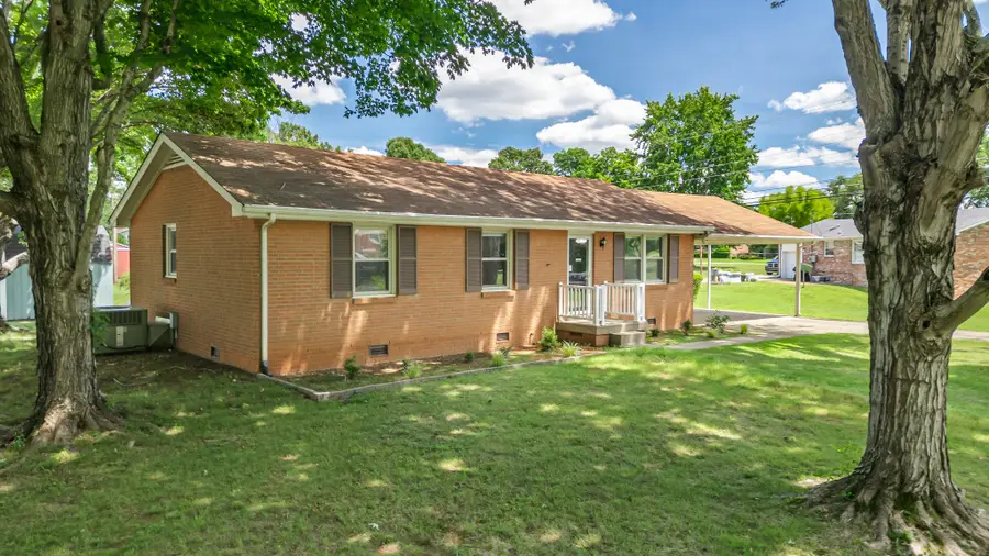 6002 Russell Dr, Clarksville, TN 37040 - #2