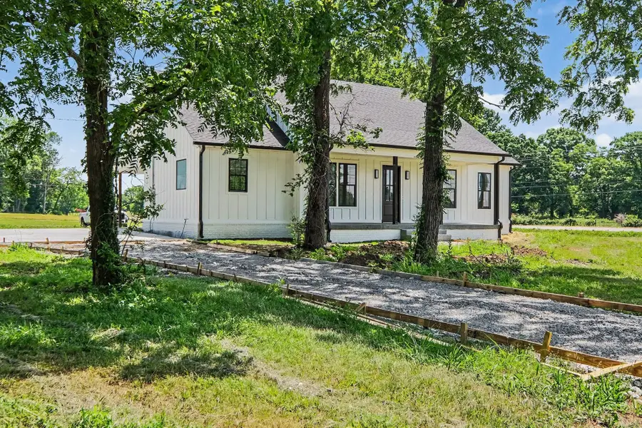 1798 Twin Caves Dr, Lewisburg, TN 37091 - #3