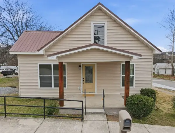 301 Bellview Ave N, Fayetteville, TN 37334