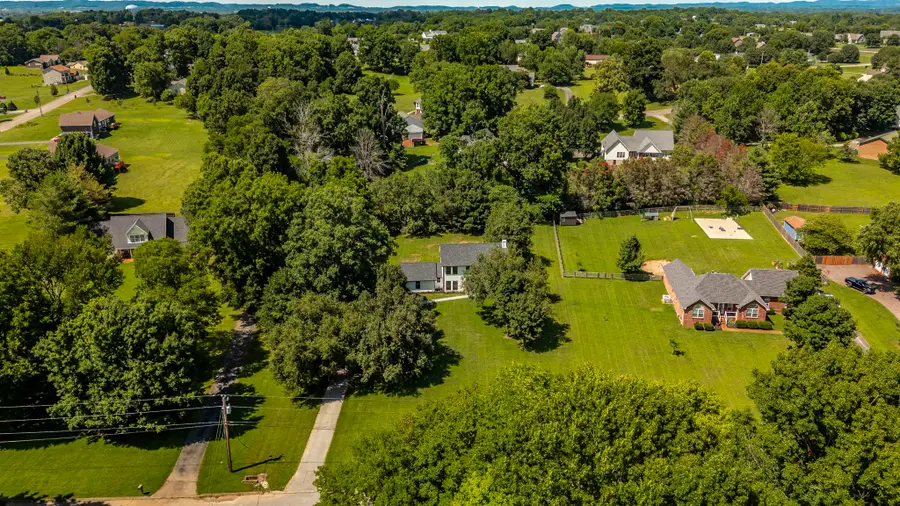 628 Vaughans Gap Rd, Spring Hill, TN 37174 - #2