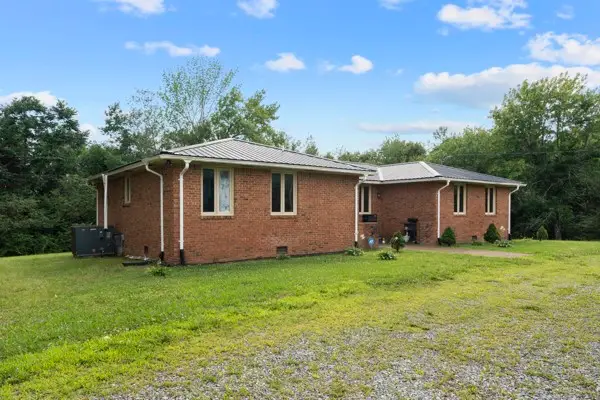 384 Columbia Ave, Centerville, TN 37033 - #3