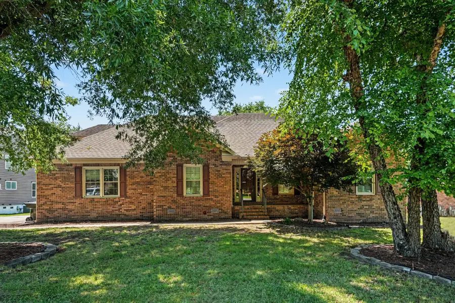 519 Redstone Dr, Gallatin, TN 37066 - #3