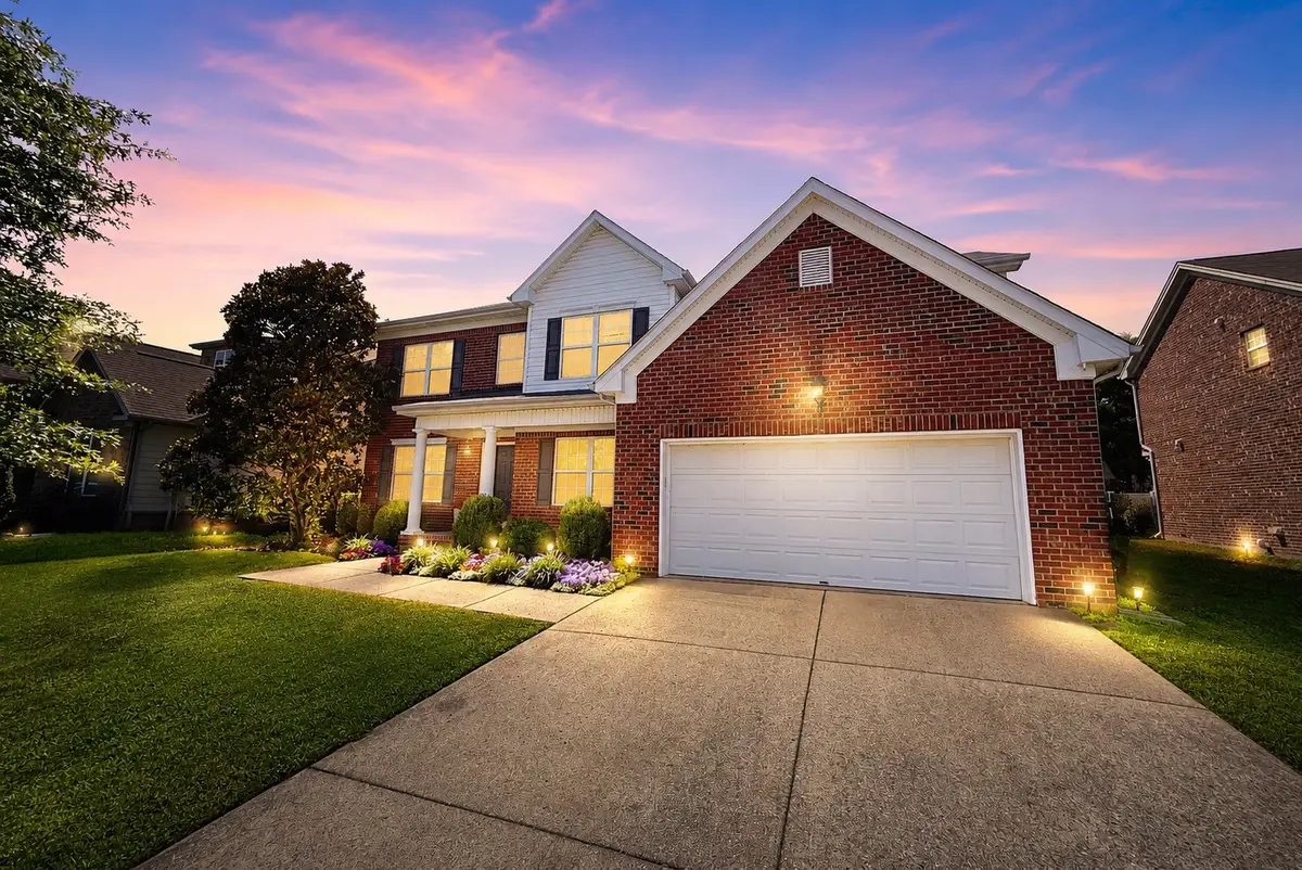 5037 Saint Ives Dr, Murfreesboro, TN 37128 - #1