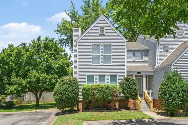 109 Summerlake Pl, Hendersonville, TN 37075
