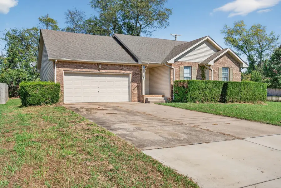 3273 N Senseney Cir, Clarksville, TN 37042 - #2