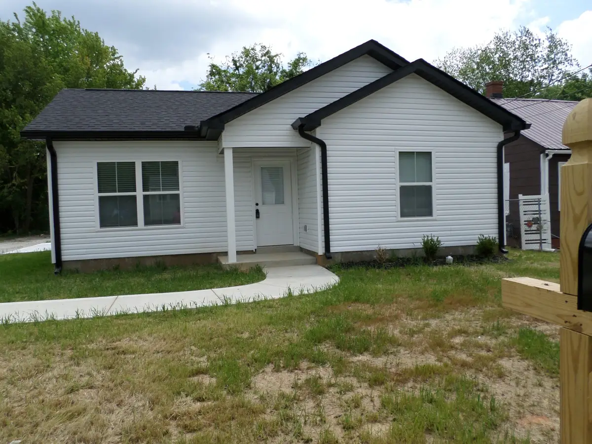 118 Peabody Ave, Jackson, TN 38301 - #1