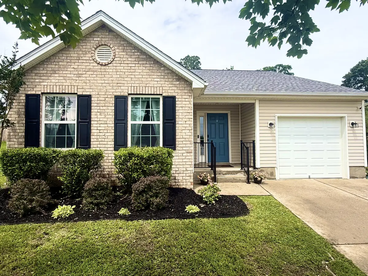 110 Dimaggio Dr, Springfield, TN 37172 - #1