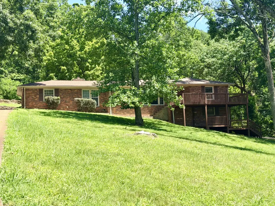 600 Vanoke Dr, Madison, TN 37115 - #3