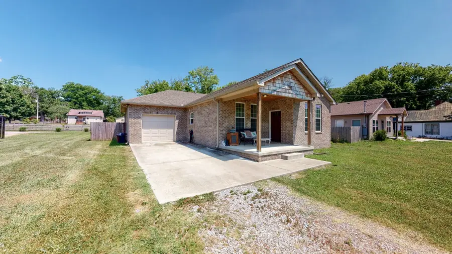 131 Richland Ave, Watertown, TN 37184 - #3