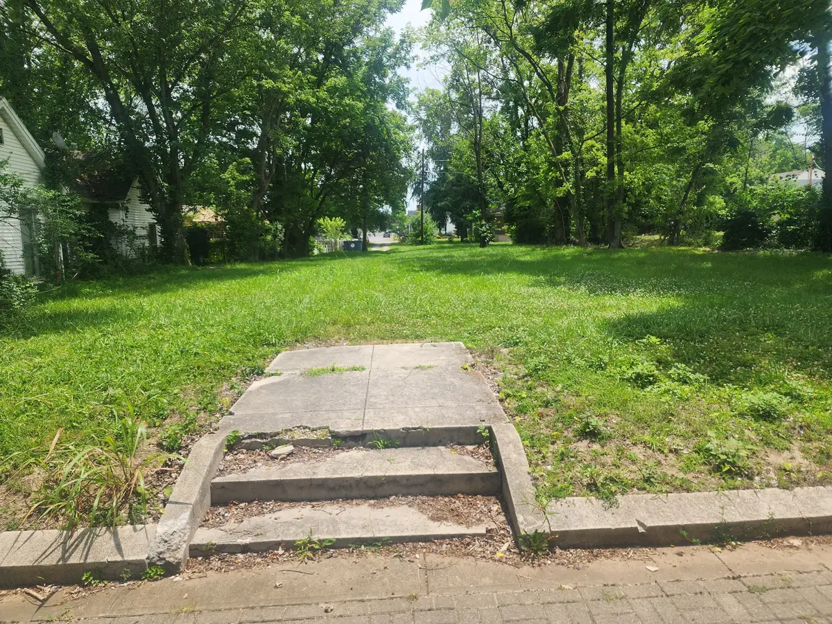 1704 S Campbell St, Hopkinsville, KY 42240 - #1