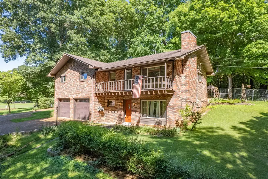 604 Crestland Dr, Columbia, TN 38401 - #2