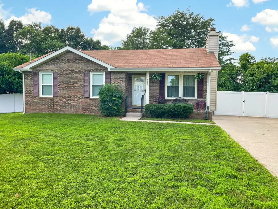 578 Donna Dr, Clarksville, TN 37042 - #2