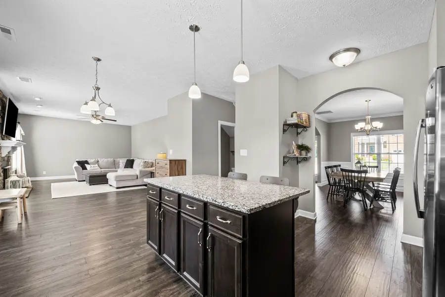 373 Abeline Dr, Clarksville, TN 37043 - #2