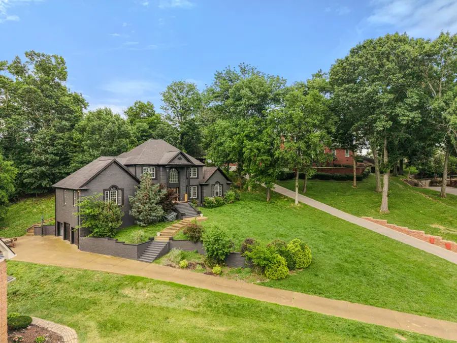 537 Natalie Dr, Goodlettsville, TN 37072 - #2
