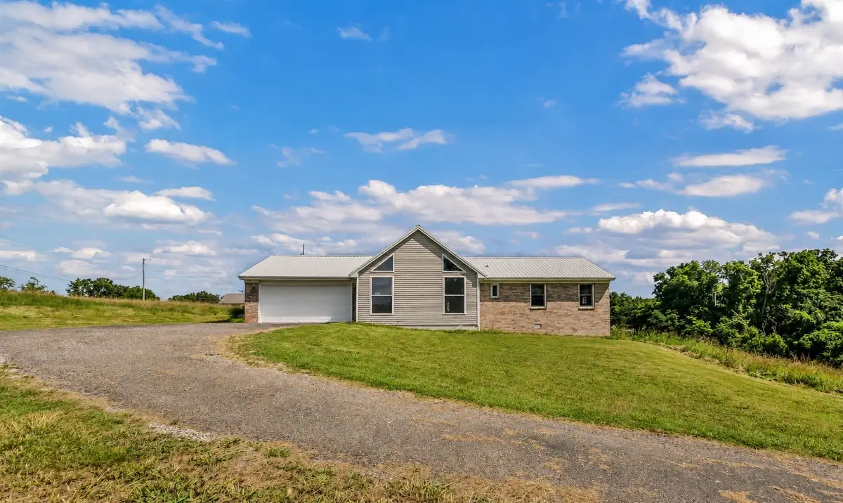 50 Lookout Ln, Cadiz, KY 42211 - #1