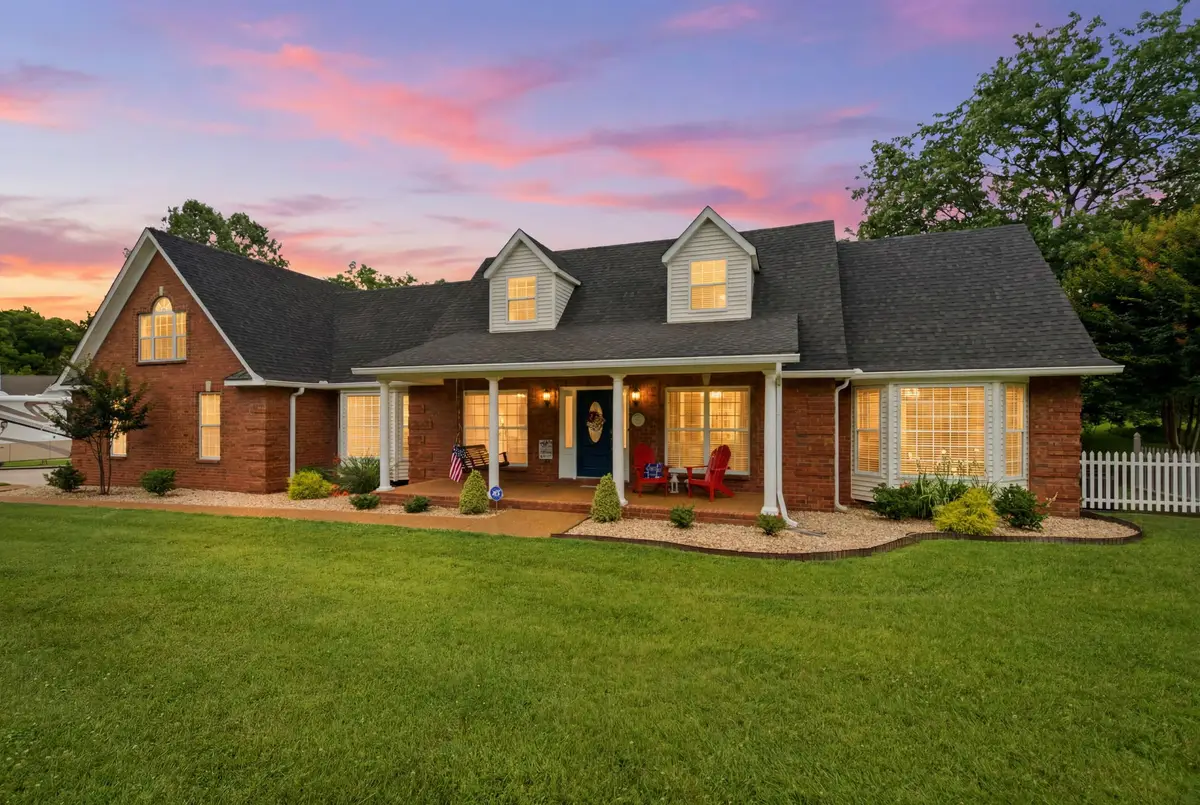 318 Walnut Ct, White House, TN 37188 - #1
