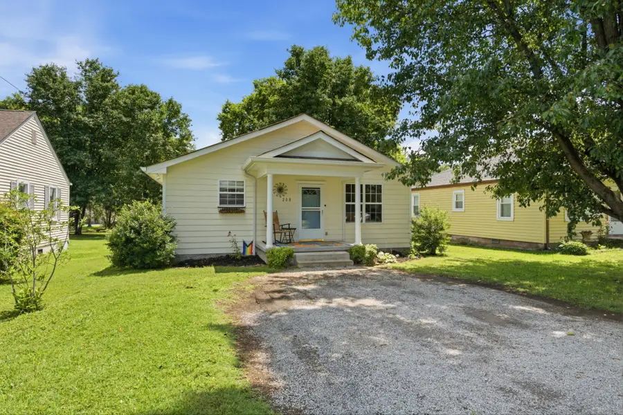 208 East Ave, Goodlettsville, TN 37072 - #3