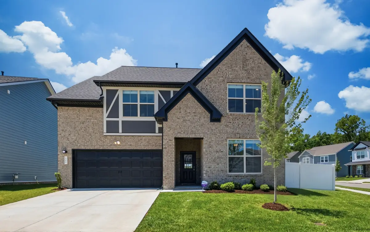 402 Old Spring Ln, Gallatin, TN 37066 - #1