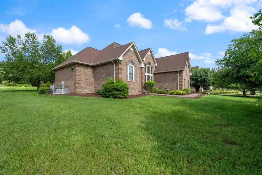 1026 Madison Creek Rd, Goodlettsville, TN 37072 - #2