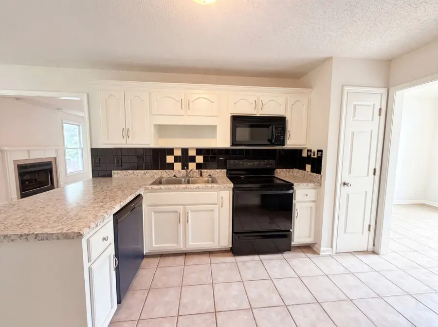 3609 Millington Dr, Clarksville, TN 37040 - #2