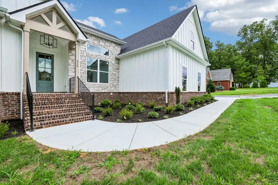 210 Cascade Dr, Winchester, TN 37398 - #3