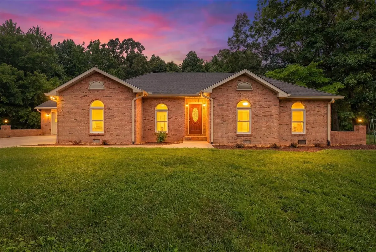 3549 Thomasville Rd, Chapmansboro, TN 37035 - #1