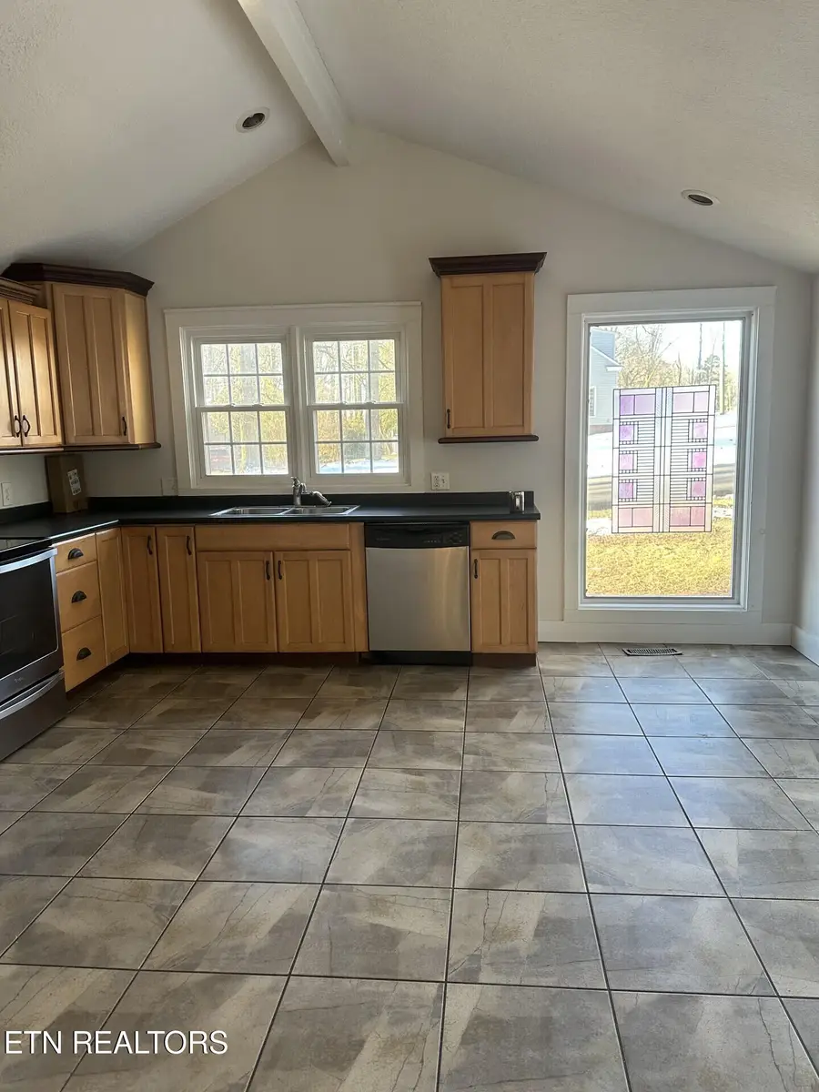 142 W Norris Rd, Norris, TN 37828 - #3