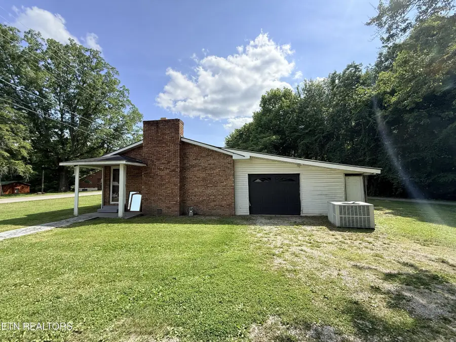 331 White Oak St, Jamestown, TN 38556 - #2