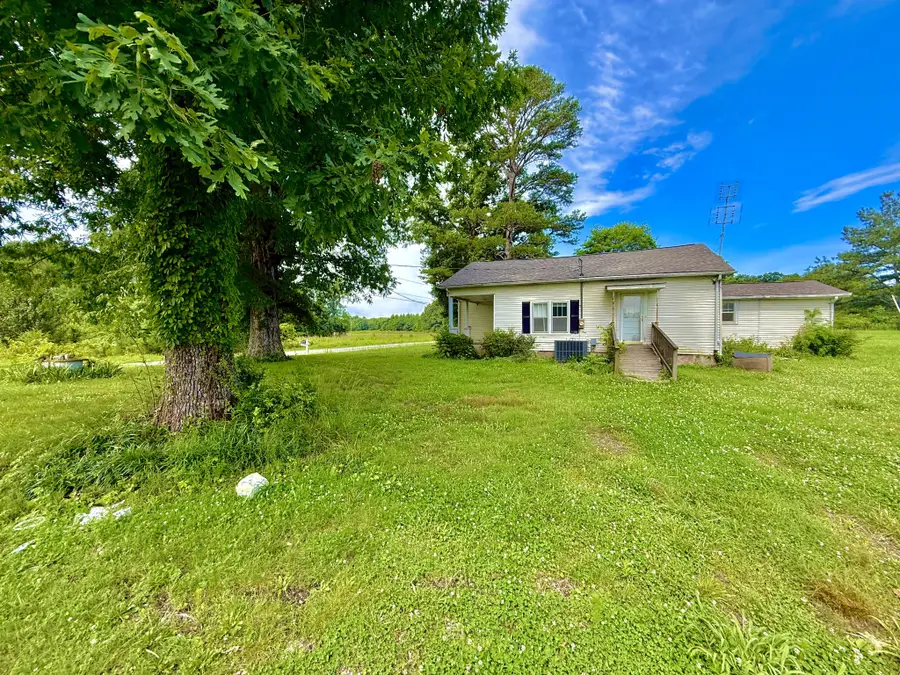 560 State Line Rd, Loretto, TN 38469 - #3
