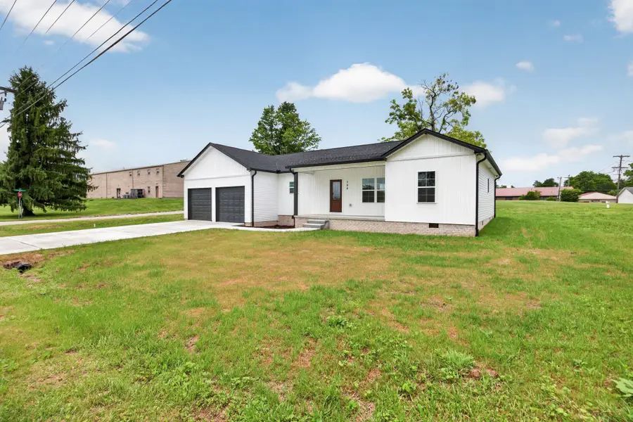 208 E Crawford Ave, Monterey, TN 38574 - #2