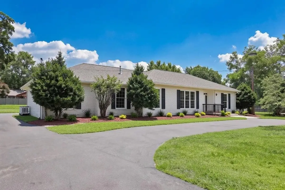 109 Knoll Ln, Hendersonville, TN 37075 - #1