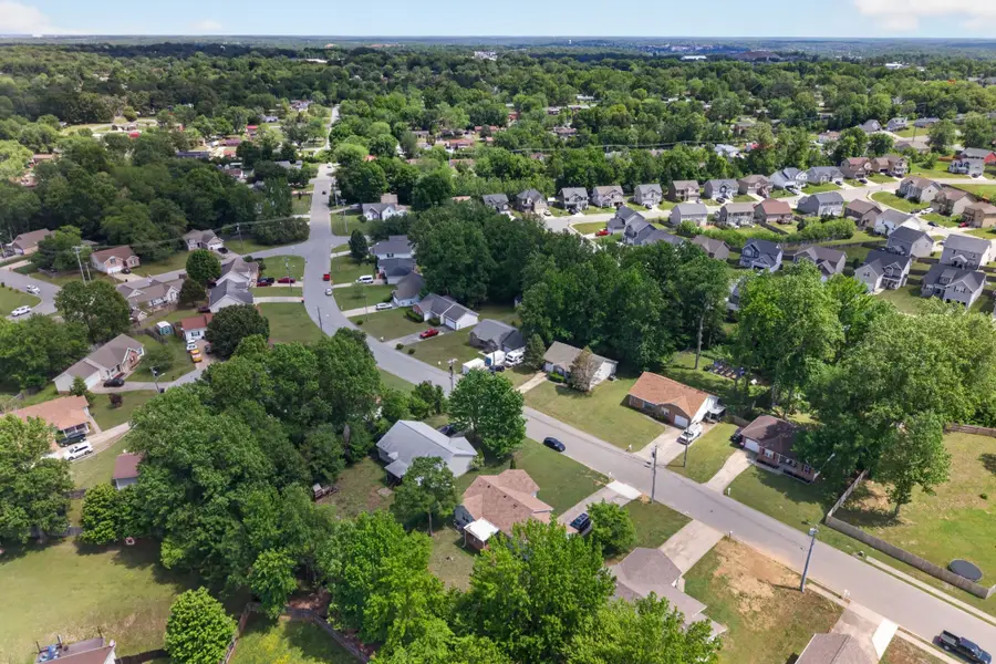628 Ashley Oaks Dr, Clarksville, TN 37042 - #3
