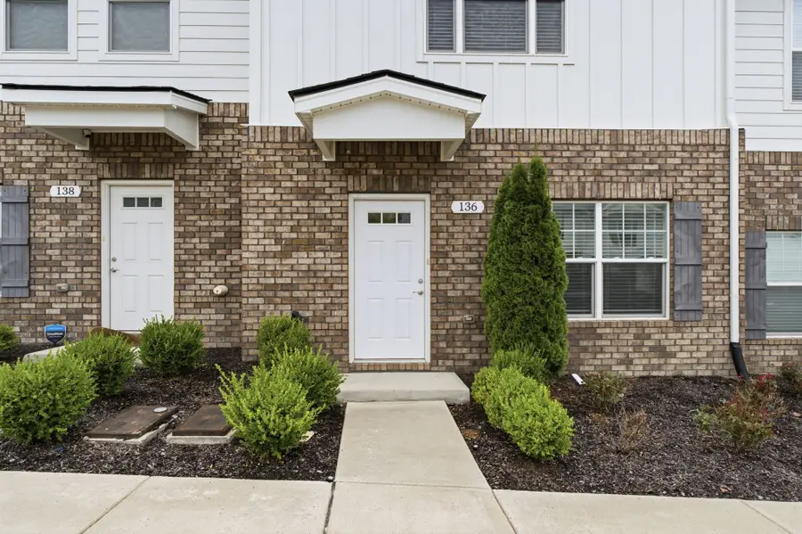 136 Dry Creek Commons Dr, Goodlettsville, TN 37072 - #2