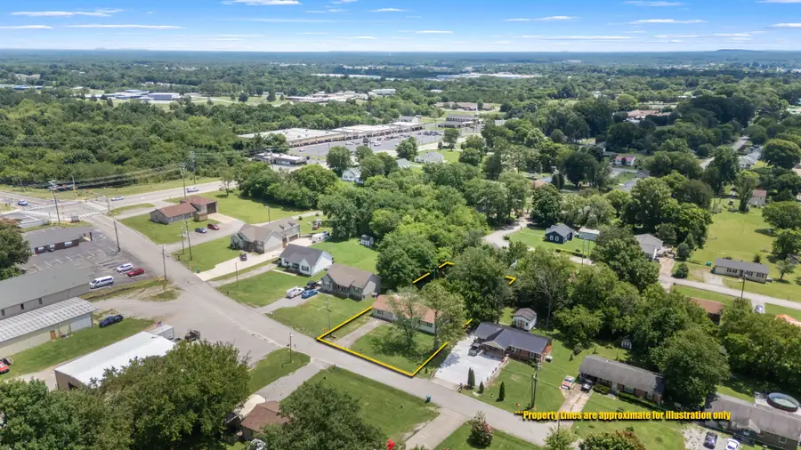 203 Freeman Dr, Lewisburg, TN 37091 - #3
