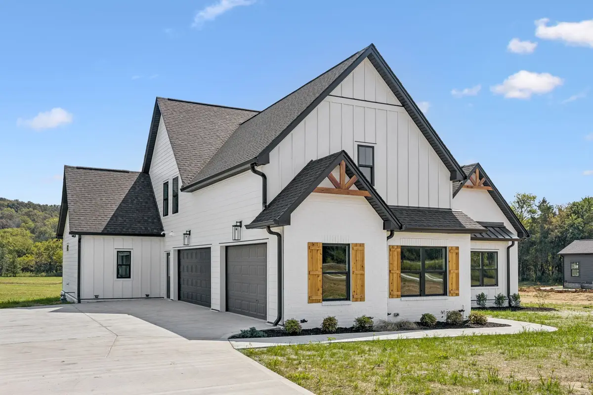 4088 Chicken Rd, Lebanon, TN 37090 - #1