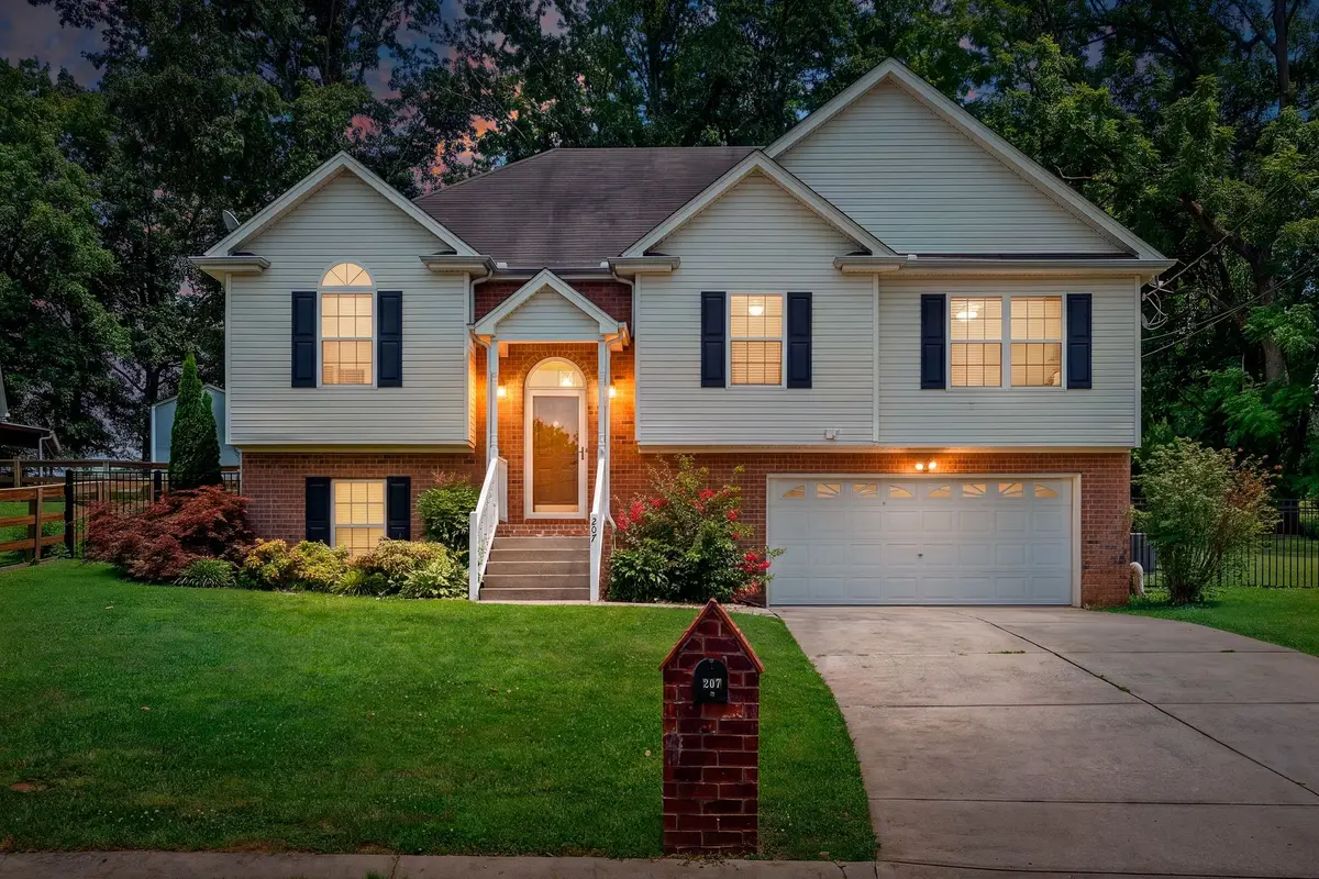 207 S Aztec Dr, White House, TN 37188 - #1