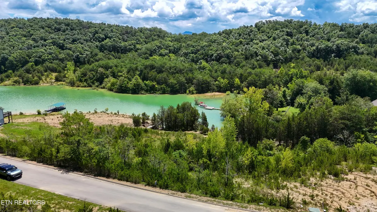 2 Emerald Pointe Blvd, Dandridge, TN 37725 - #1