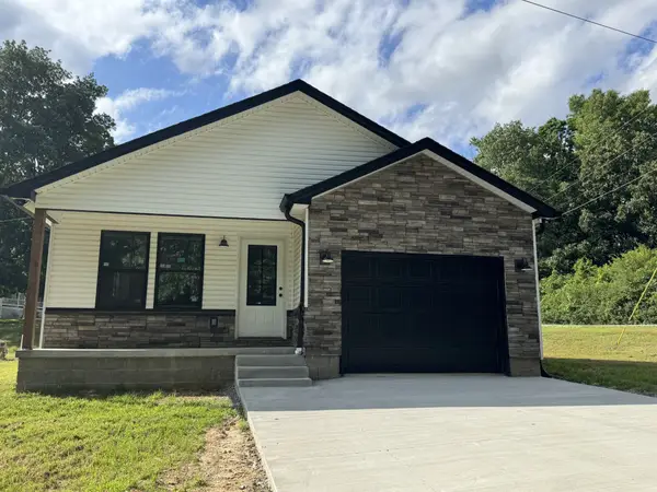 296 Hillview Dr, Cadiz, KY 42211