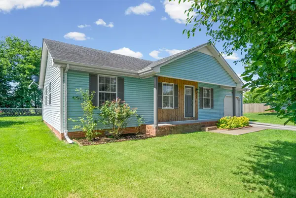 932 Linda Dr, Oak Grove, KY 42262