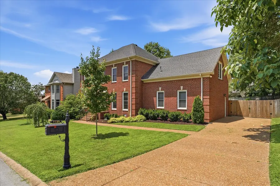 7225 River Bend Rd, Nashville, TN 37221 - #2