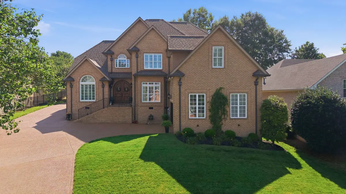 113 N Country Club Dr, Hendersonville, TN 37075 - #1