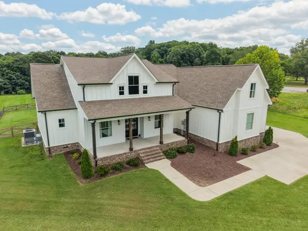 579 Buddy Rd, Burns, TN 37029