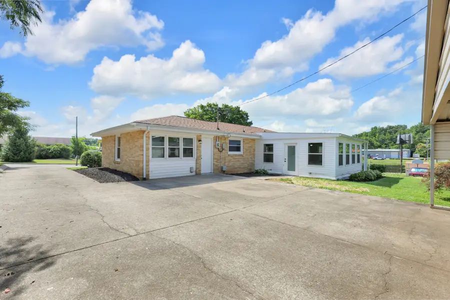 852 Glendale Dr, Clarksville, TN 37043 - #2