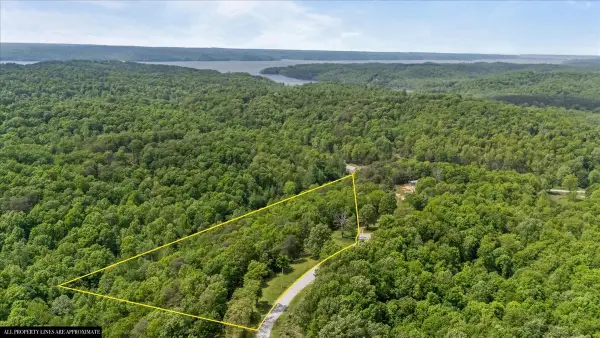 211 Minnow Rd, Waverly, TN 37185