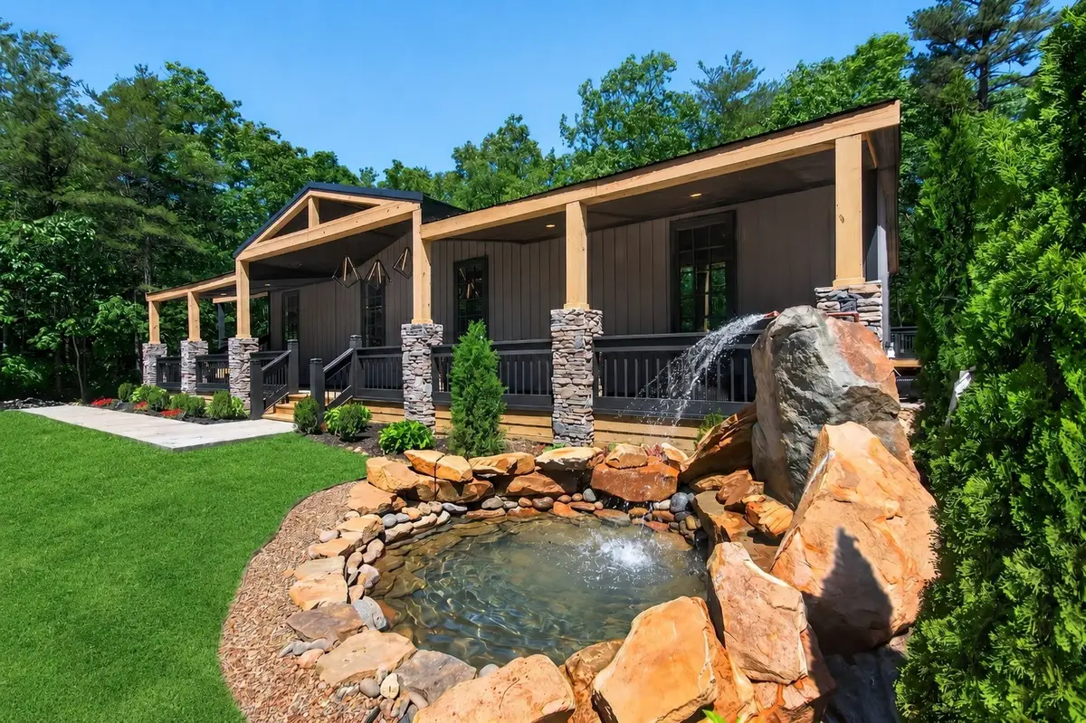226 1st St, Altamont, TN 37301 - #1