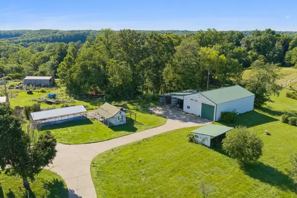 2165 Petty Rd, Charlotte, TN 37036
