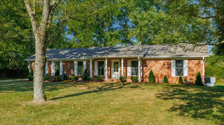 548 Hillside Ln, Gallatin, TN 37066 - #3