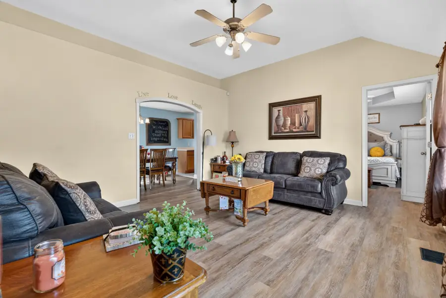 3856 Benjamin Dr, Clarksville, TN 37040 - #3