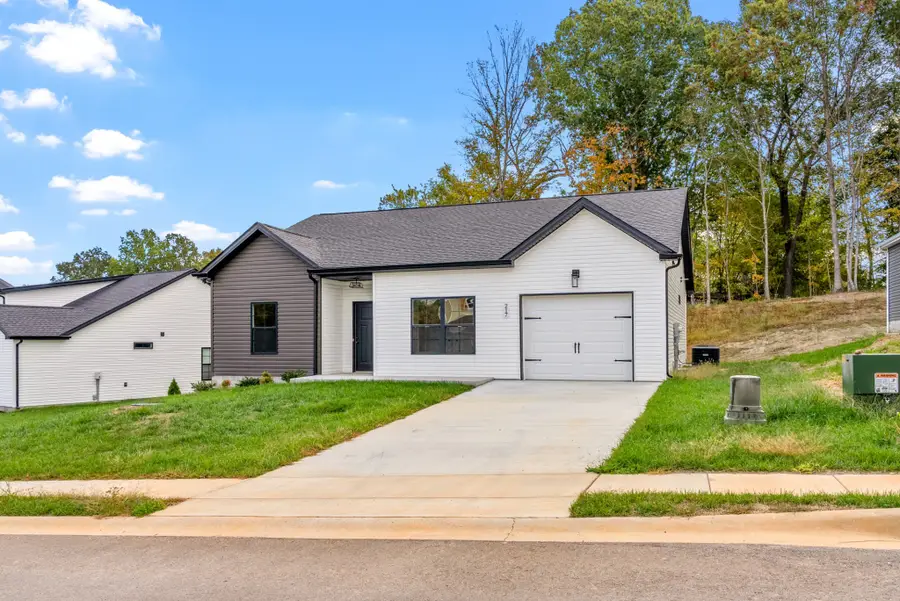217 Wayne Hall Rd, Clarksville, TN 37040 - #2